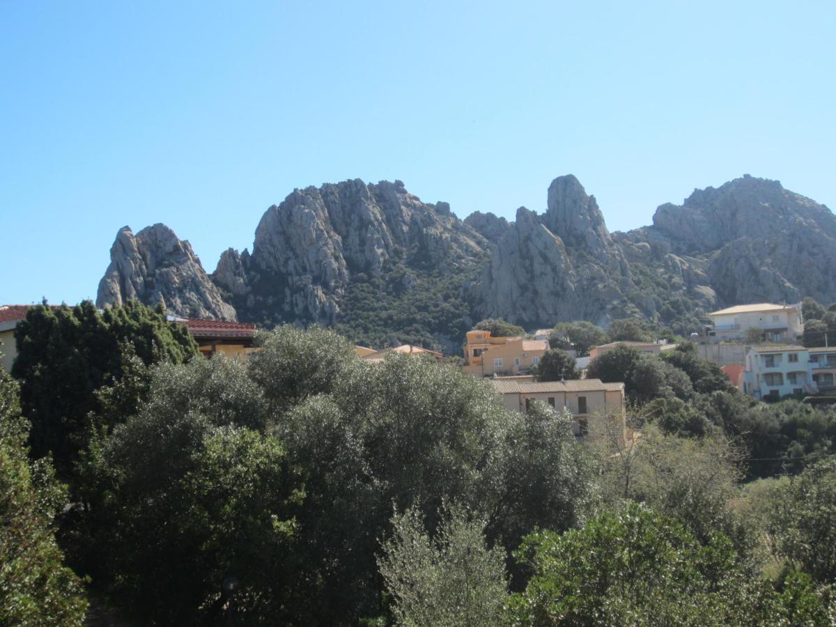Monolocale San Pantaleo Apartment Exterior photo