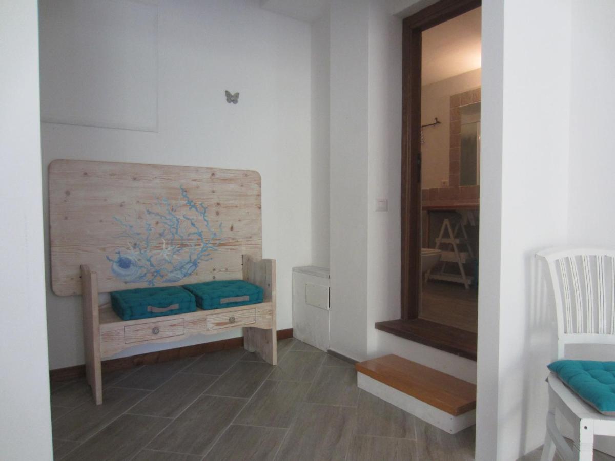 Monolocale San Pantaleo Apartment Exterior photo